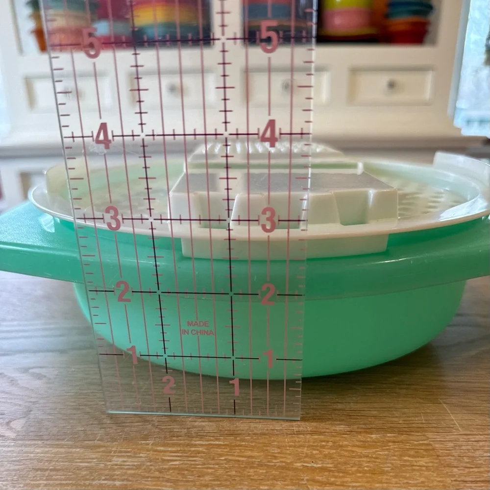 Vintage Tupperware #786 #787 Jadeite Green Grater Bowl Set 1970s Retro Kitchen - Picture 2 of 9